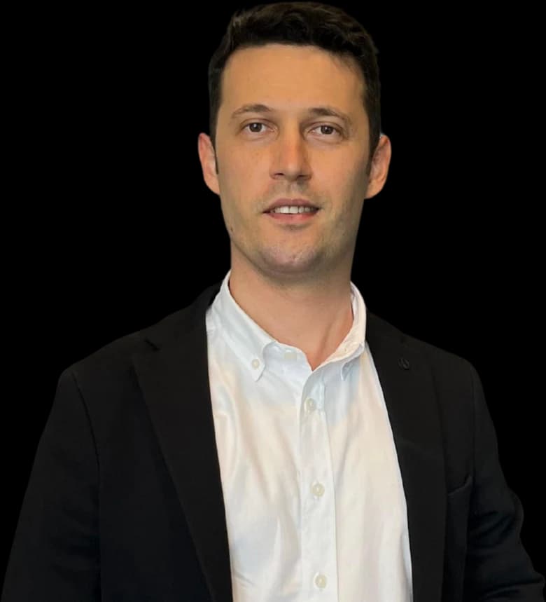 Uğur Uçak, gayrimenkul danışmanı