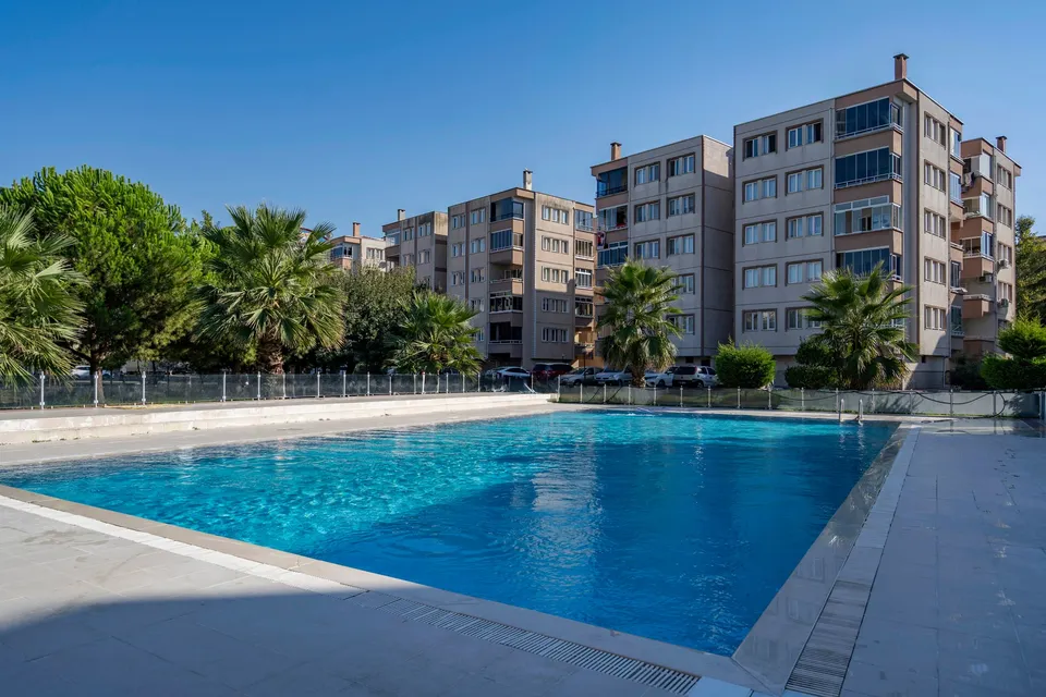 Güzelyalı, 3+1 · 150 m² · Satılık